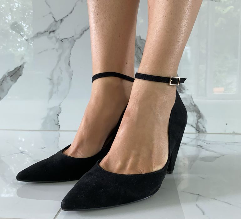 Buty na obcasie r. 38