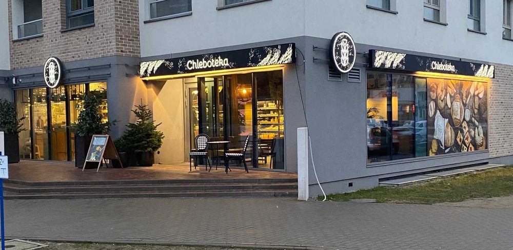 druk  oklejanie samochodów  witryn  kasetony podświetlane  litery 3D