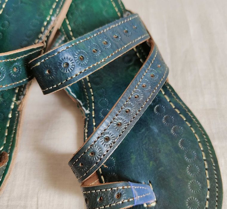 KOHGR2 Skórzane japonki kohalpuri 40 zielone orientalne boho hippie