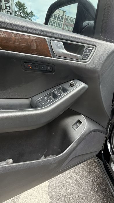 Продам Audi Q5 2012