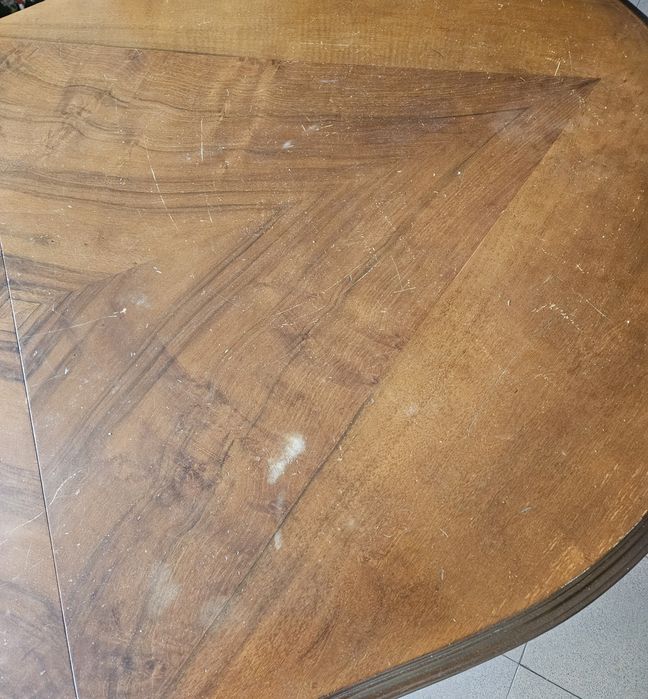 Mesa de madeira.