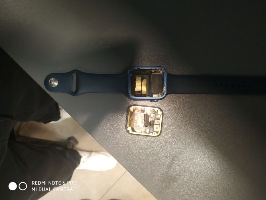 Продам Apple Watch 7