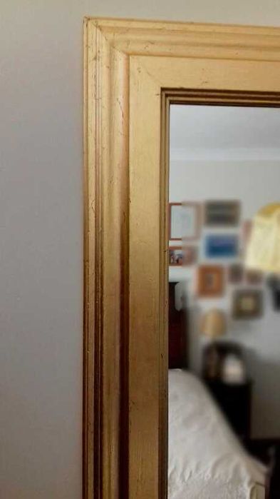 Mirror with wooden frame and gold leaf finish – like new64575347904643121