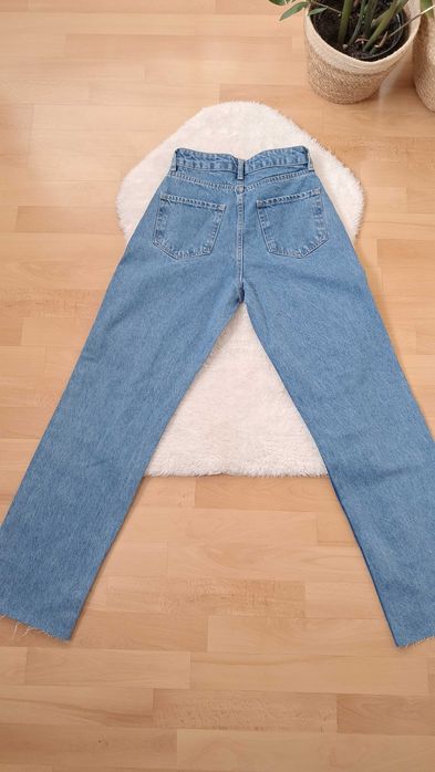 Proste spodnie jeans z wysokim stanem rozmiar XS