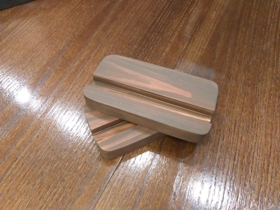 Столик для ноутбука+ підставка під телефон в подарунок.