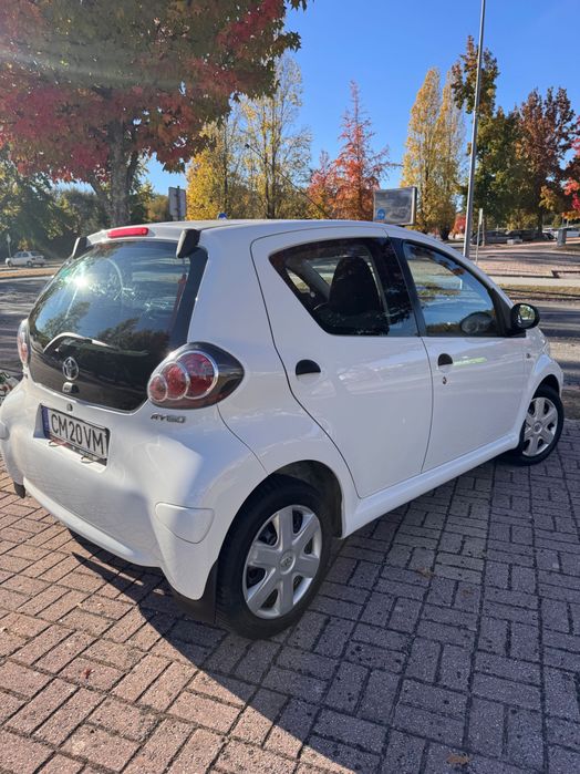 TOYOTA AYGO - 2011 - Gasolina — photo 2