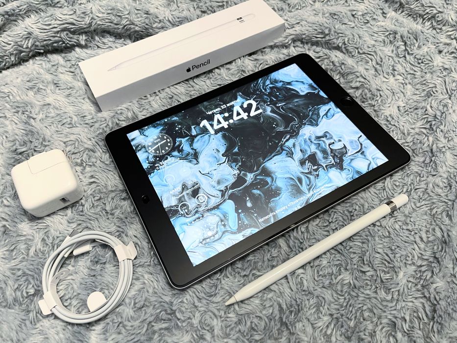 IPad 6 (128 gb) wi-fi, шикарное состояние + стекло! А1822