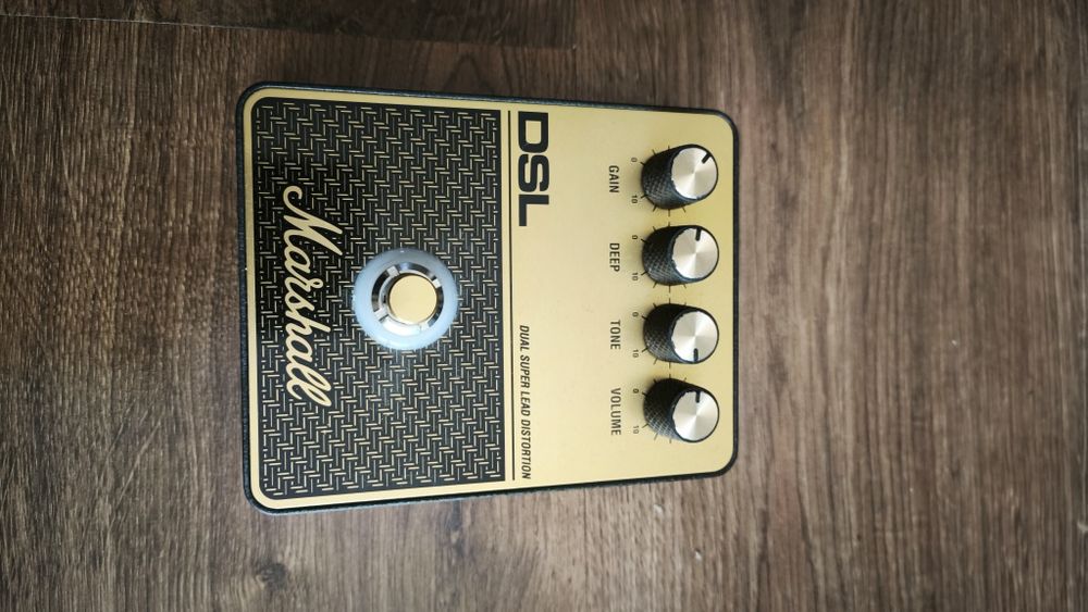 Marshall distortion pedal DSL iconic Amp series
