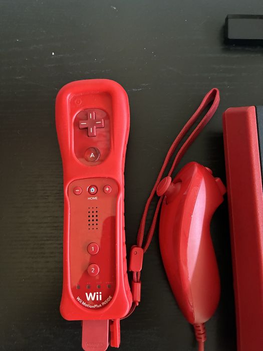 Wii Mini com comando original e cabos