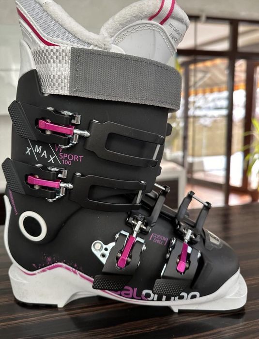 Женские лыжные ботинки "Salomon".