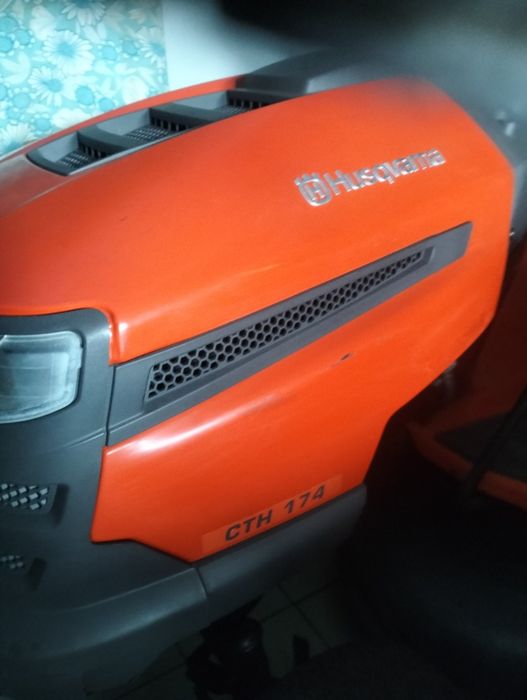 Trator corta relva Husqvarna