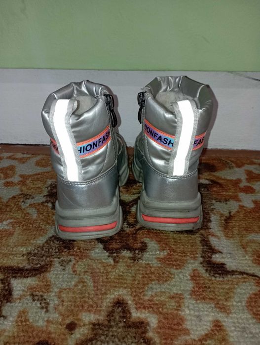 Зимові чобітки для дівчинки 28 розмір