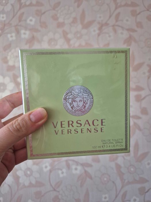 Продам туалетну воду Versace versense 100 мл, нова