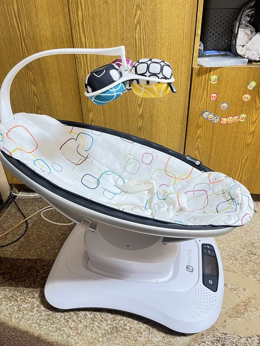 Крісло-гойдалка 4MOMS mamaRoo 4.0 Plush