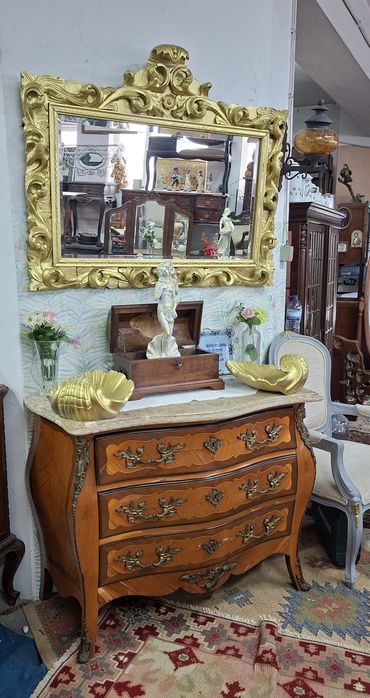 Imponente espelho de lareira