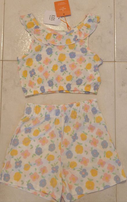 Conjunto Florido Novo da Kids do El Corte Inglês.