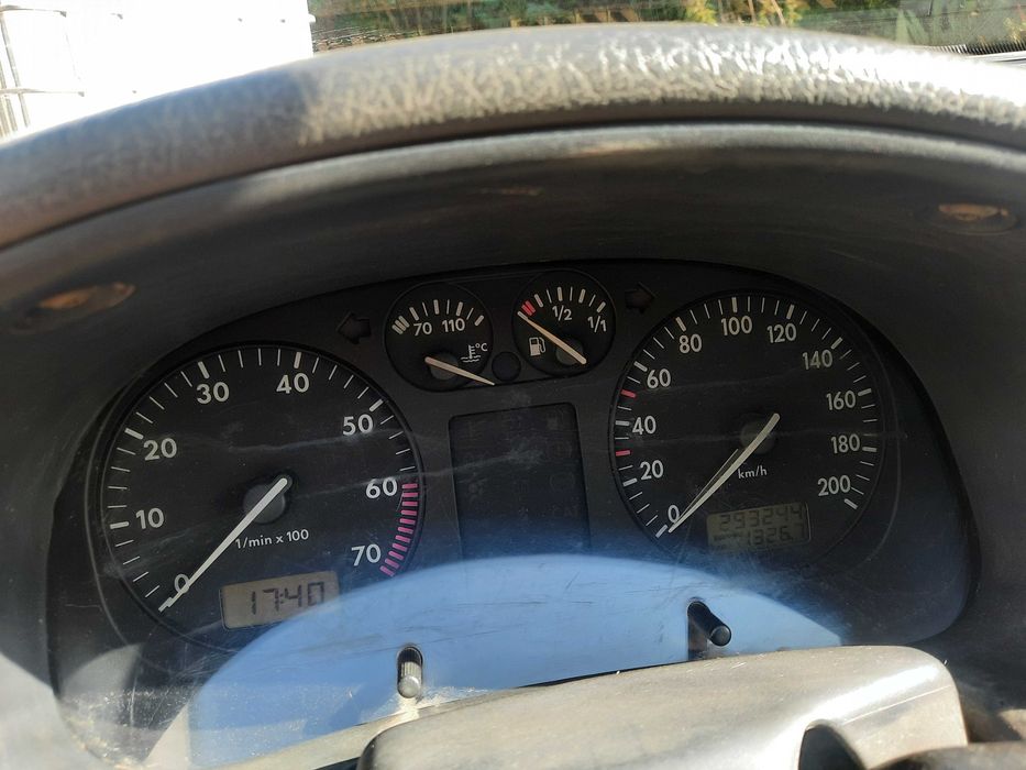 VW Polo 1998 - 700€ negociáveis