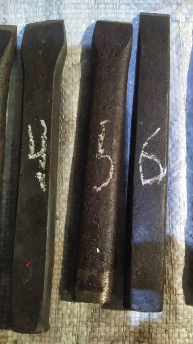 Зубила епохи СССР довжиною від 18 до 21 см вагою до 1 кг.