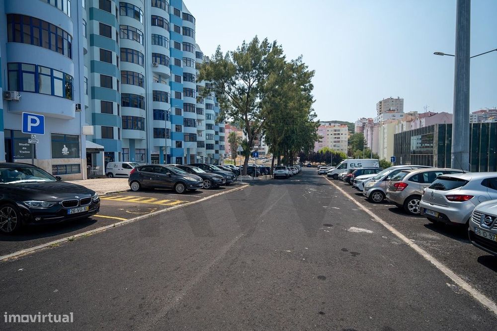Apartamento T2 90M2 Urbanização Das Urmeiras | Loures