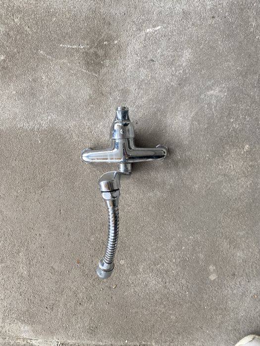 Torneira misturadora de parede cozinha