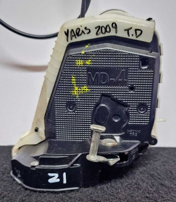 Fechadura / Fecho Porta Trás Direito - TOYOTA YARIS