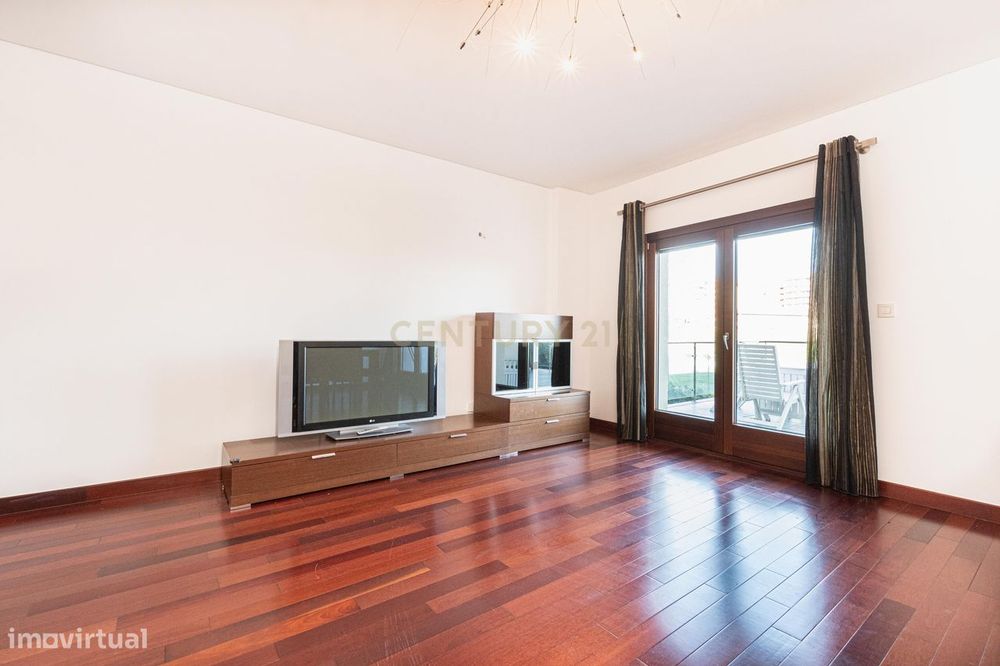 Apartamento T3 para Arrendamento – Colinas do Cruzeiro (com Box para 2