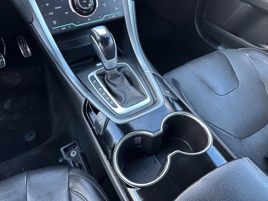 Ford Fusion Titanium      2014