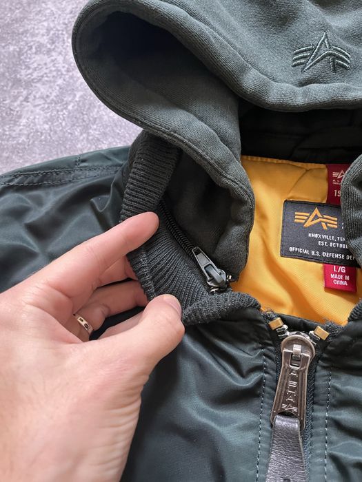 Дутий Бомбер від Alpha Industries Casual