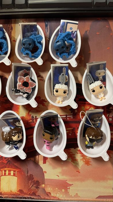 Кіндер дивні дива, фігурки, Киндер очень странные дела, осд фигурки