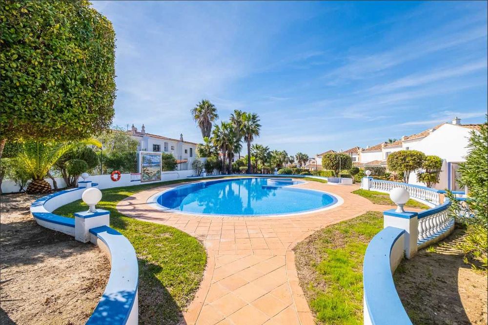 Arrenda-se Moradia V2 Na Galé, Albufeira a 500m da Praia