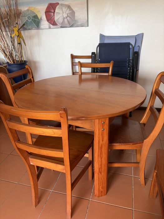Sofás, móveis de sala de estar, sala de jantar, hall e quarto