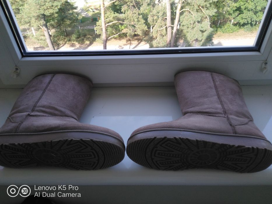 Продам зимові жіночі Уггі ( Uggi)