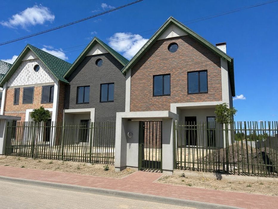 Продаж котеджу в масиві Грін Хілз