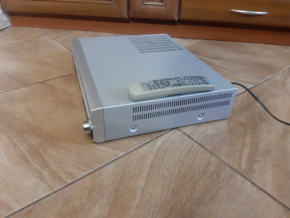 Magnetowid Universum DVD-VCR4340