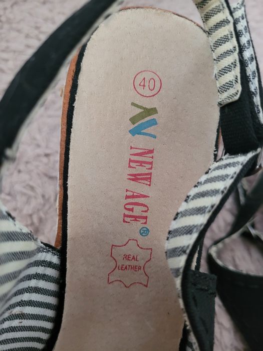 Buty na koturnie 40