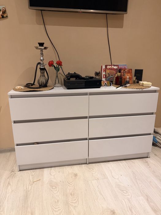 Biała komoda na sprzedaz