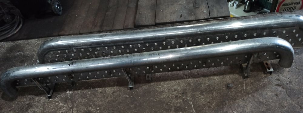 пороги бічні труби підніжки з листом нержавійка на Mitsubishi L200