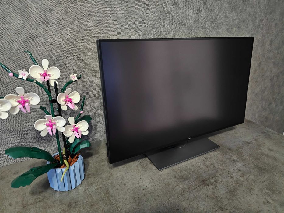 Монітор 27" Dell U2718Q/IPS 3840x2160 UHD 4K/HDR10