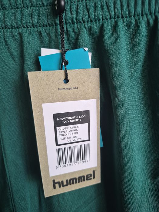 H1. Nowe Dziecięce spodenenki sportowe roz Eu.176 marki hummel