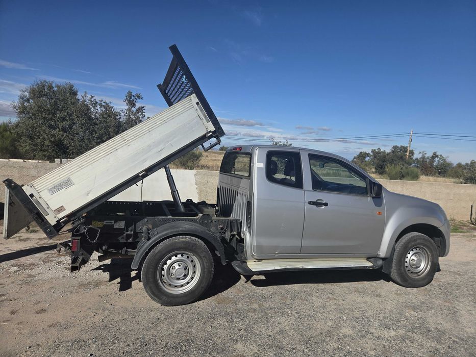 Isuzu 2.5 163 cv 4x4 — Basculante — photo 2