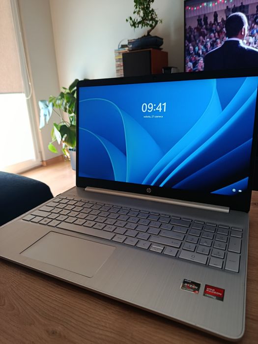 Laptop HP srebrny
