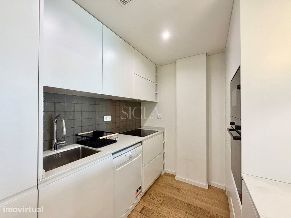 Apartamento T2, com vistas mar, a 50 metros da praia