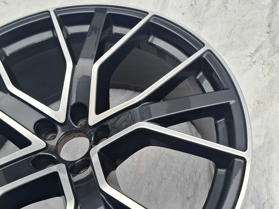 felga aluminiowa audi q7 sq7 q8 sq8 s-line audi sport 22 4m8.601.025.q
