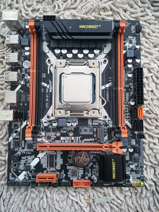 материнська плата Machinist X79 Z9-D7 micro-ATX.