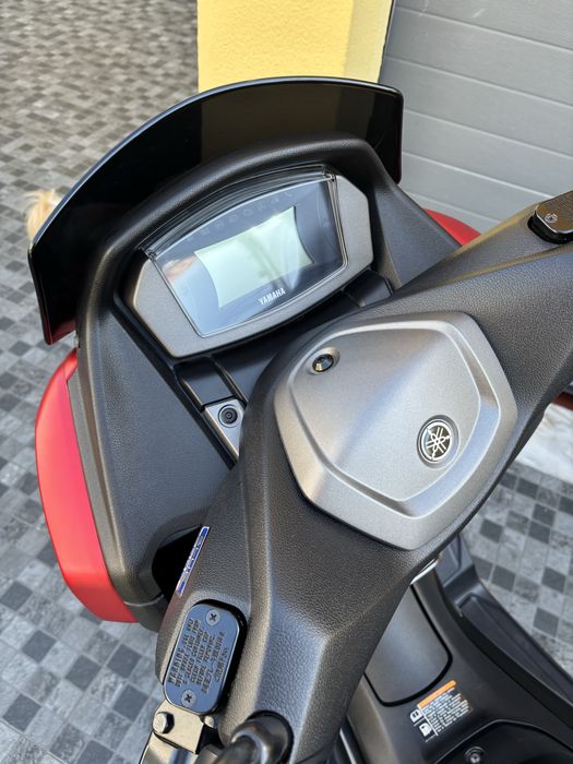 Vende-se N-MAX Yamaha