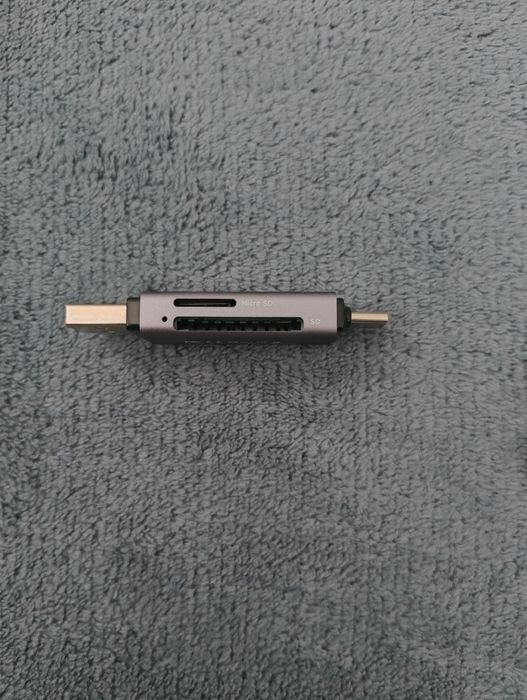 Czytnik kart pamięci Kiwibird