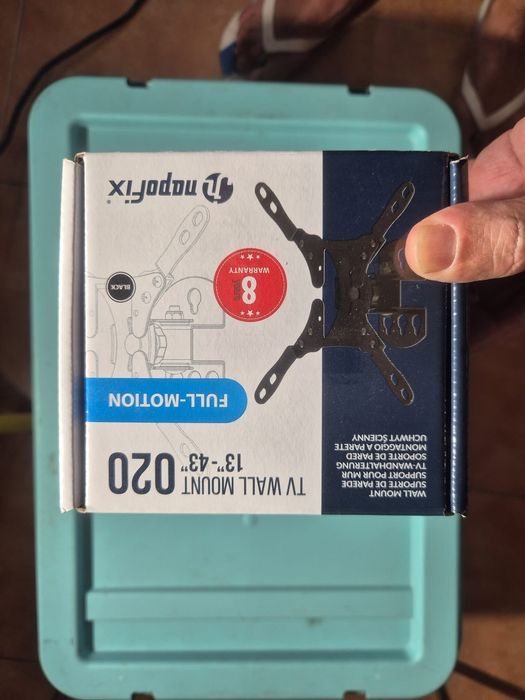 Suporte para TV em parede.