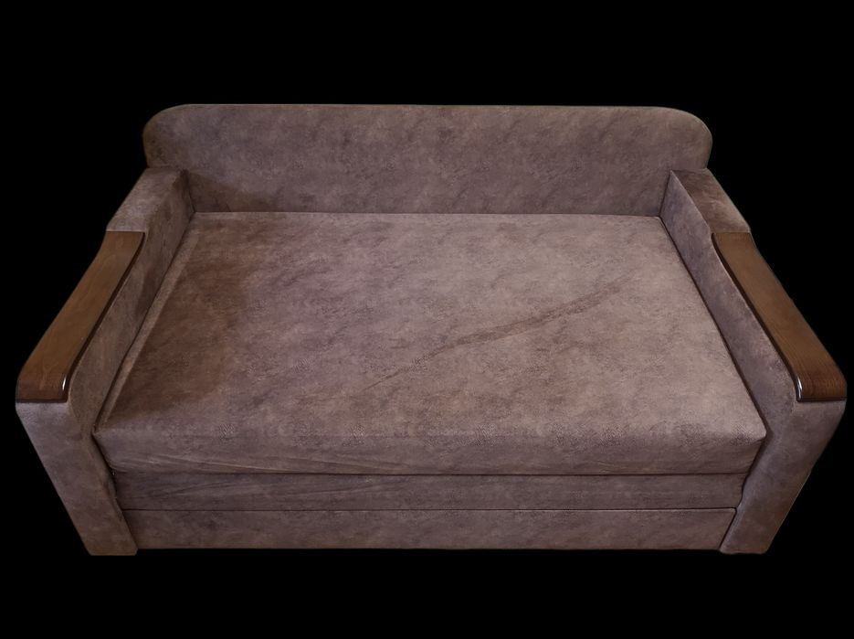 Комфортний диван в ідеальному стані