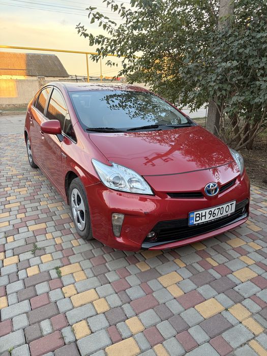 Toyota Prius Hybrid/ аренда автомобиля/ прокат /работа в такси