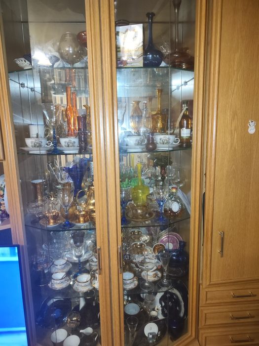 Фарфор, кобальт ,хрусталь.